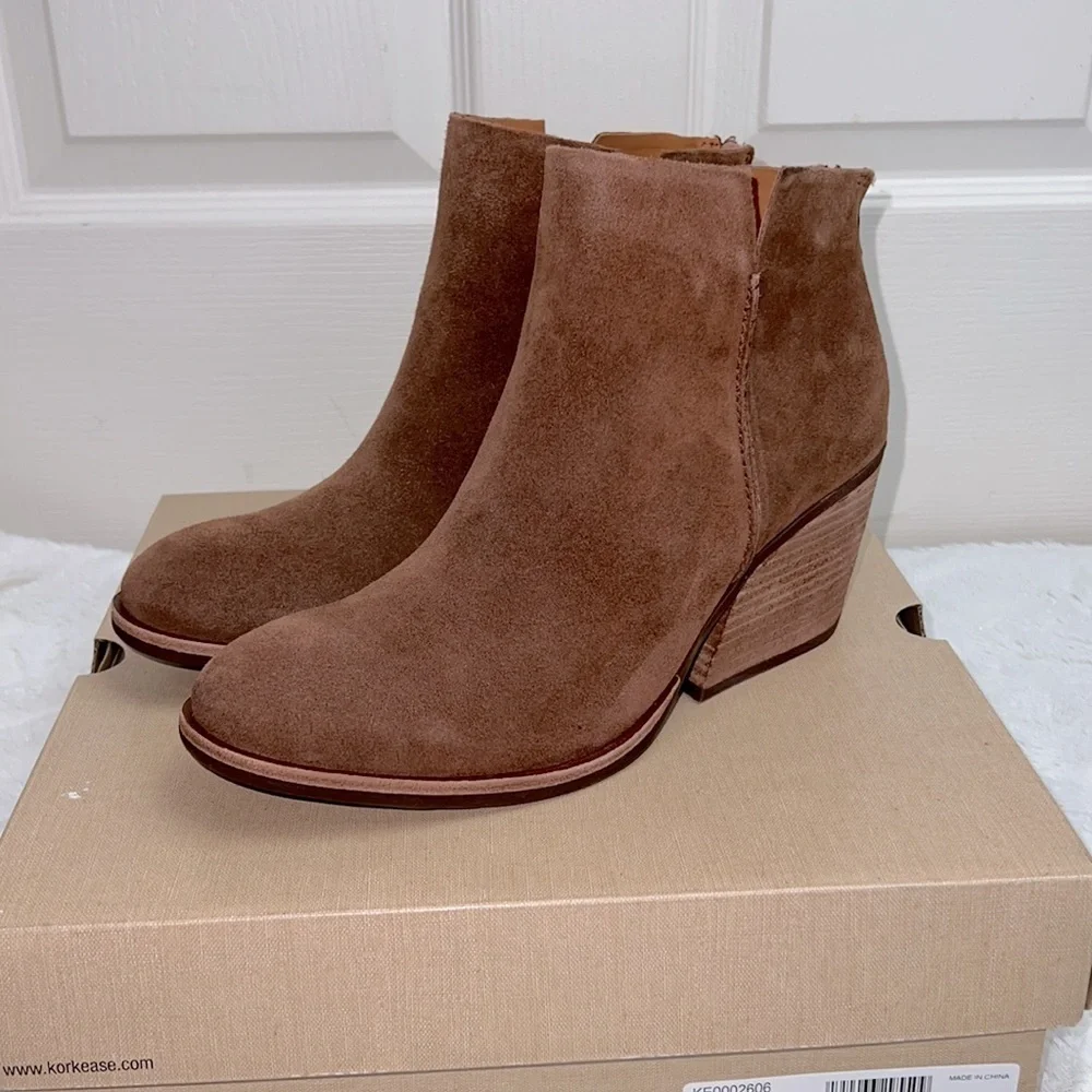 Kork-Ease Suede Leather Chandra Bootie Chunky Heel Boot Tan Brown Sz 9.5, NIB
